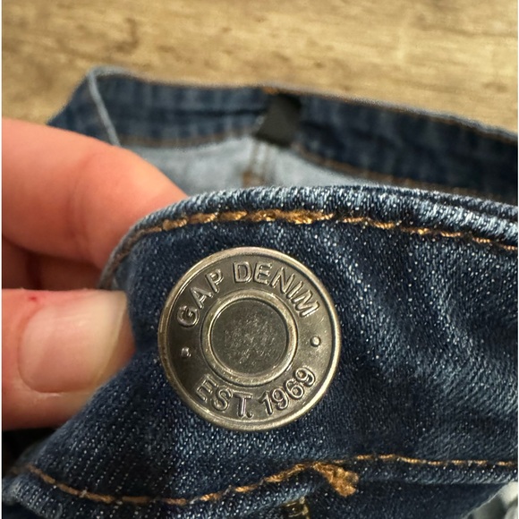 Gap jeans minimal wear if any. Size 10 - Picture 3 of 6